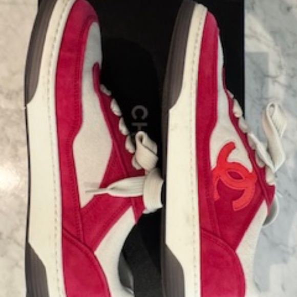 Chanel 23P Fuchsia  Suede White CC Logo Flat Lace Up Runner Trainer Sneaker 37 - Picture 10 of 14